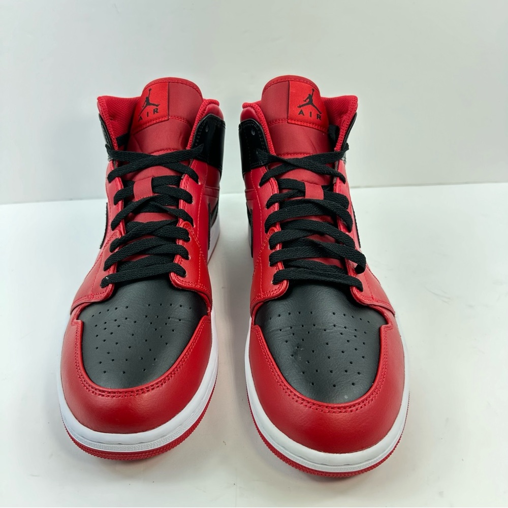 Men’s Nike Air Jordan 1 Mid Reverse BRED Black Red White Shoes 554724-660 - Picture 3 of 9